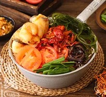 Hot Pot Pork Belly Noodles