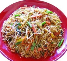 Fragrant Shredded Pork and Egg Fried Noodles