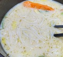Crossing-the-bridge Rice Noodles