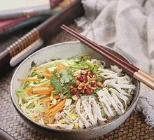 Chicken and Beef tendon Noodles