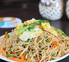 Vegetable and Egg Fried Noodles