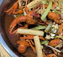 Beer-Steamed Crawfish