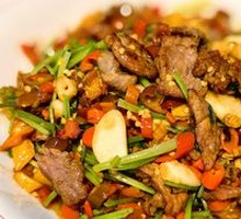 Stir-Fried Beef with Yellow Onion