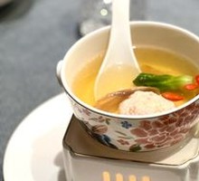 Fresh Matsutake Mushroom Stewed Lion's Head