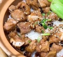 Steamed Spare Ribs with Black Bean Sauce in Clay Pot Rice