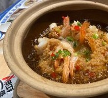 Clam with Garlic Noodles in Clay Pot