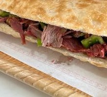 Meat-loaded Donkey Meat Fire Cake