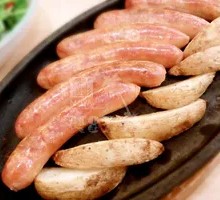 Smoky Spicy Grilled Sausage with Garlic Chicken