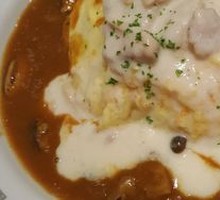 Creamy Chicken Curry Omelette Rice