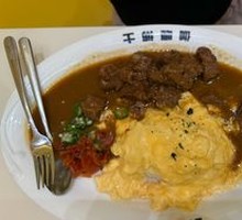 Cheesy Beef Molten Omelette Rice