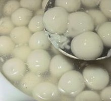 Sweet Rice Balls in Fermented Wine