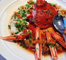 Steamed Fresh Crab Meat with Two Taimen Crabs