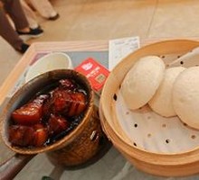 Sweet Rice Wine Steamed Bun with Braised Pork