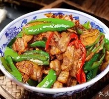 Mother's Stir-Fried Pork with Green Pepper