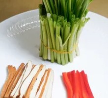 Stir-fried Water Celery with Fried Tofu Sheets