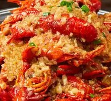 Garlic-Flavored Crawfish