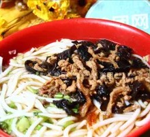 Wood Ear Mushroom and Pork Noodles