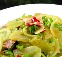 Green Tomato Stir-fried with Preserved Pork