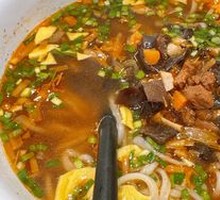 Sour Soup Noodles with Meat Sauce