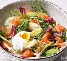 Smoked Salmon Salad with Poached Egg