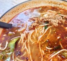 Beef Noodle Soup with Quick-Blanched Beef