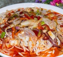 Beef Offal with Hand-Cut Noodles
