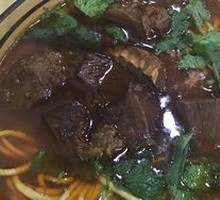 Sour Cabbage Braised Beef Noodles