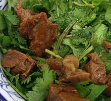 Sour Cabbage Braised Beef Noodles