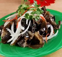 Shredded Onion with Wood Ear Mushrooms