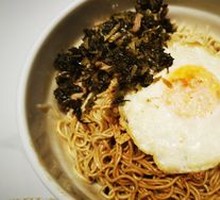 Snow Cabbage and Pork Noodles