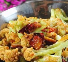 Spicy Stir-Fried Organic Cauliflower