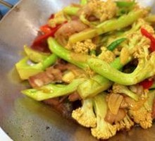 Spicy Stir-Fried Organic Cauliflower