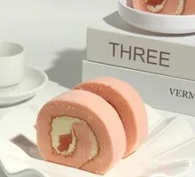 Black Tea Flavor Swiss Roll