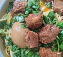 Sour Cabbage Braised Beef Noodles
