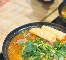 Bull Triple Treasure Fried Sauce Hot Pot Rice Noodles