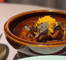 Black Truffle Abalone Stewed with Black Hair Pork