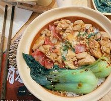 Cured Sausage and Chicken Claypot Rice