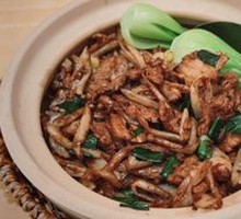 White Pepper Stir-Fried Pork Claypot Rice