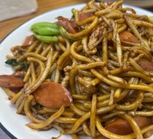 Stir-Fried Noodles with Shredded Meat