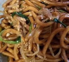 Popular Egg and Pork Stir-Fried Noodles