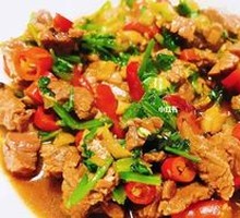 Xiangxi Stir-Fried Beef with Green Peppers
