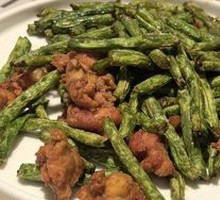 Stir-Fried Chicken and Pork Ribs with Green Beans