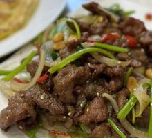 Stir-Fried Beef with Yellow Onion