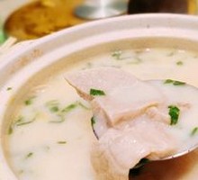 Classic Pig Intestine and Lung Head Soup