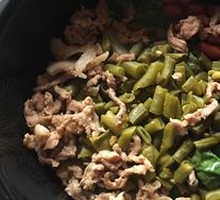 Sour Pickled Beans and Pork Stir-Fried Rice Noodles