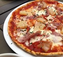 Premium Hawaiian Pizza