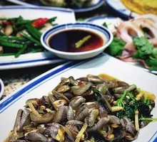 Golden Herb Stir-fried Clams