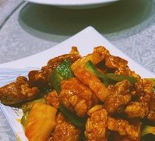 Whole Pineapple Sweet and Sour Pork