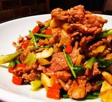 Stir-Fried Beef with Yellow Onion
