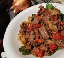 Stir-Fried Beef with Yellow Onion
